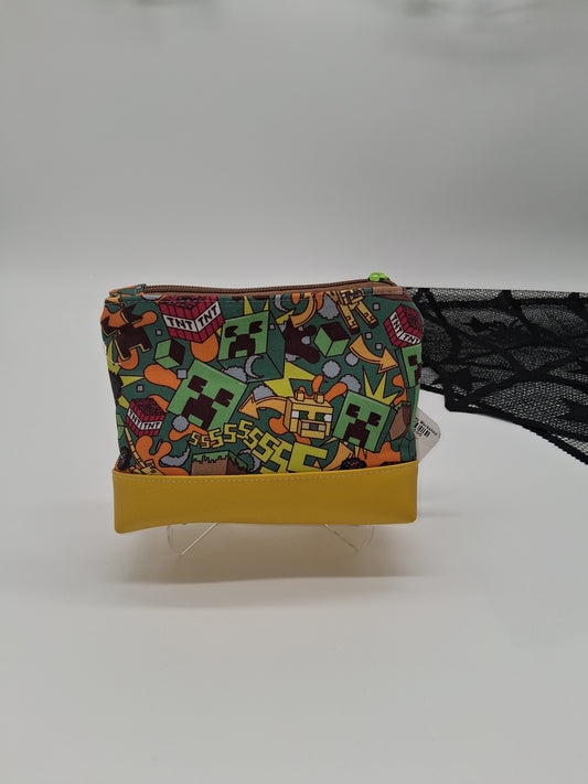 crafting chaos v. 1 boxy pouch