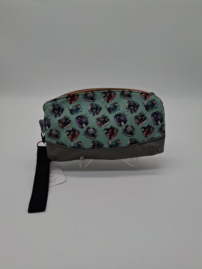 critical classes v. 1 Clematis wristlet