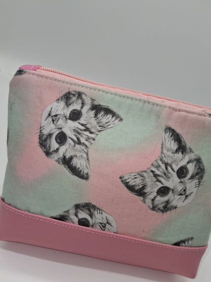tossed kitties v. 1 boxy pouch