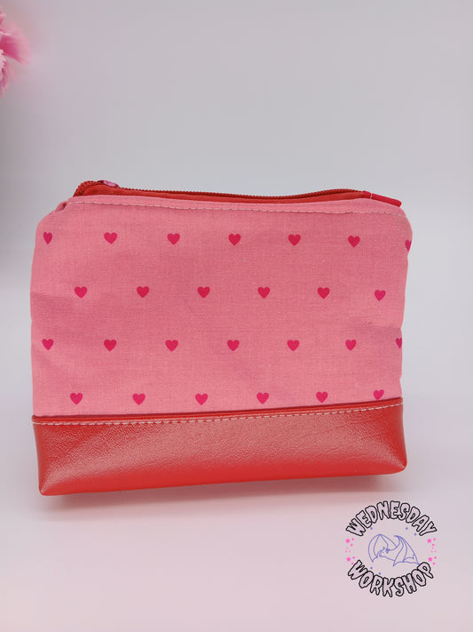love hearts v. 2 boxy pouch