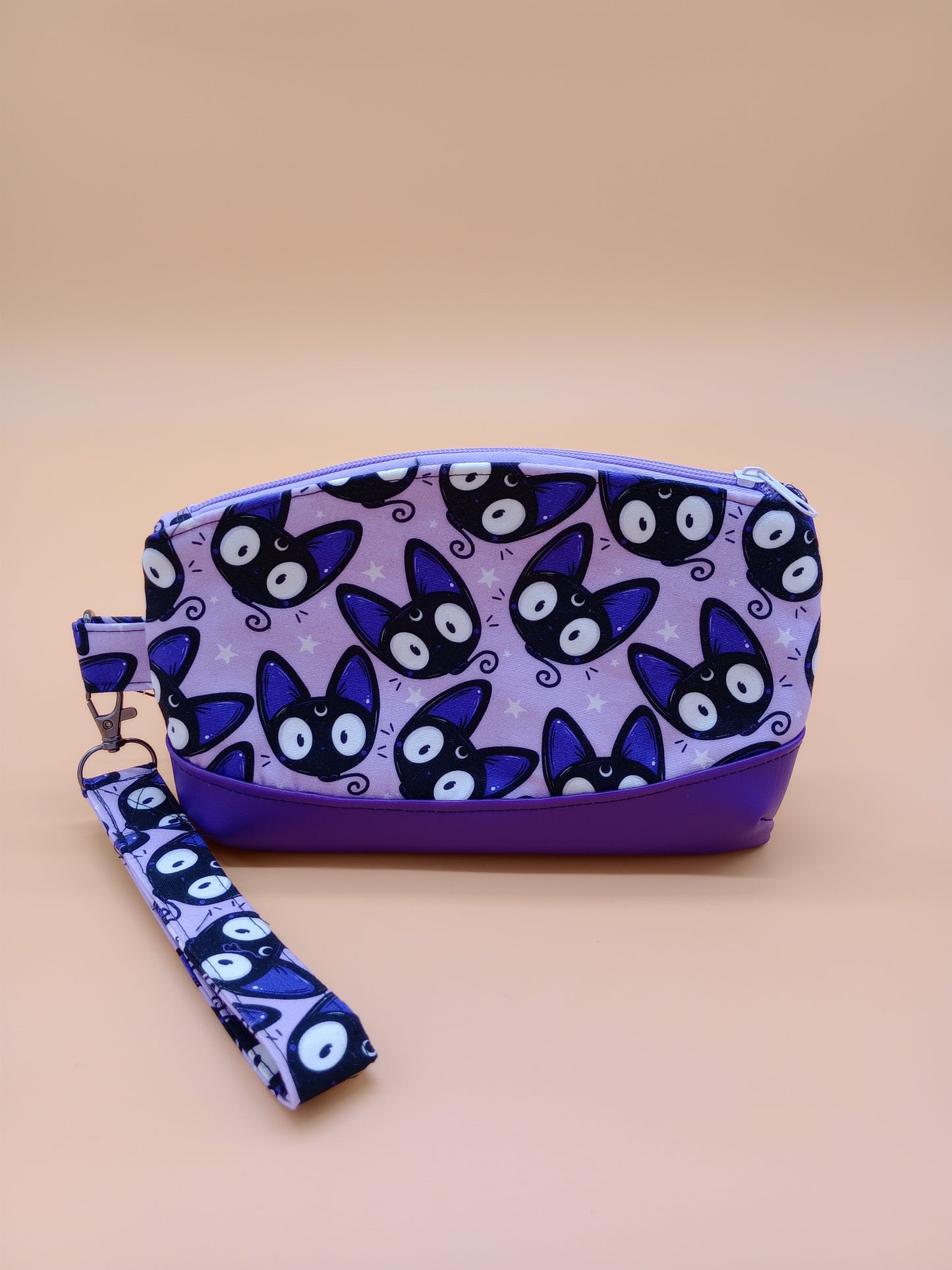 luna balloona v. 3 Clematis wristlet